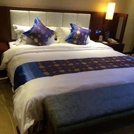 Liuzhou Sanjiangxian Dongxiangguo Hotel Экстерьер фото