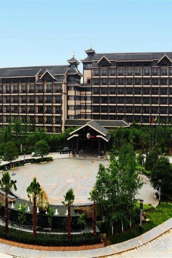 Liuzhou Sanjiangxian Dongxiangguo Hotel Экстерьер фото