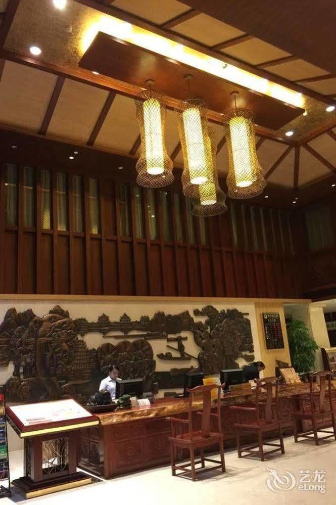 Liuzhou Sanjiangxian Dongxiangguo Hotel Экстерьер фото