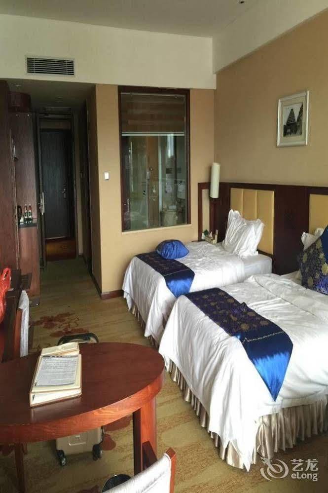 Liuzhou Sanjiangxian Dongxiangguo Hotel Экстерьер фото