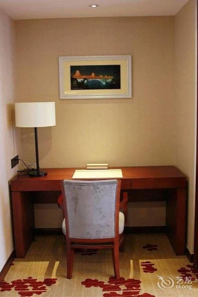 Liuzhou Sanjiangxian Dongxiangguo Hotel Экстерьер фото