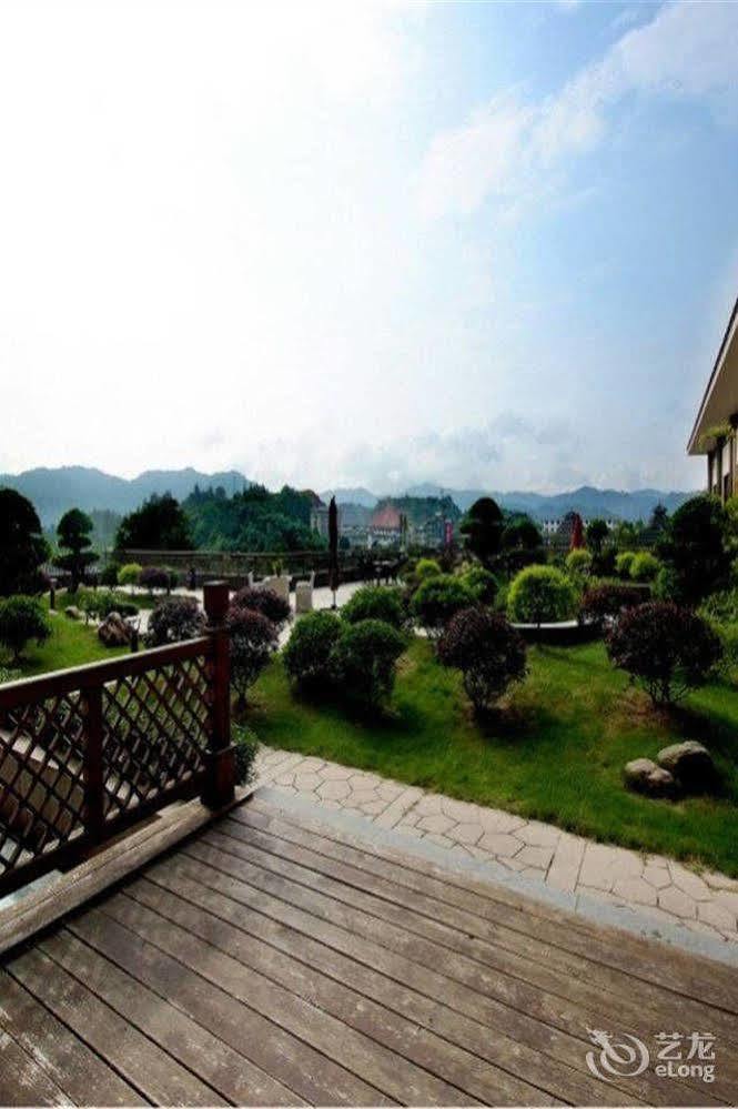 Liuzhou Sanjiangxian Dongxiangguo Hotel Экстерьер фото